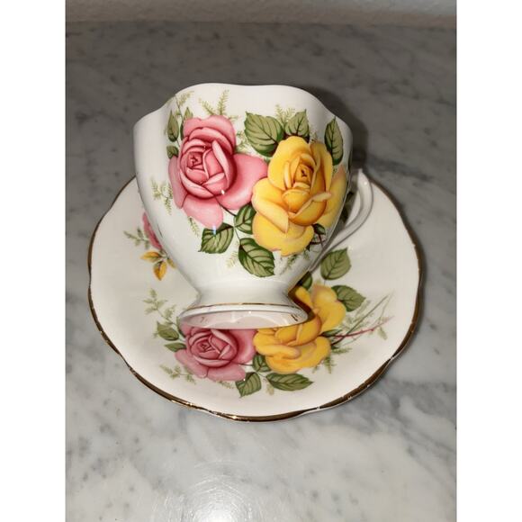 Queen Anne Roses Footed Cup & Saucer Set England - Picture 1 of 10